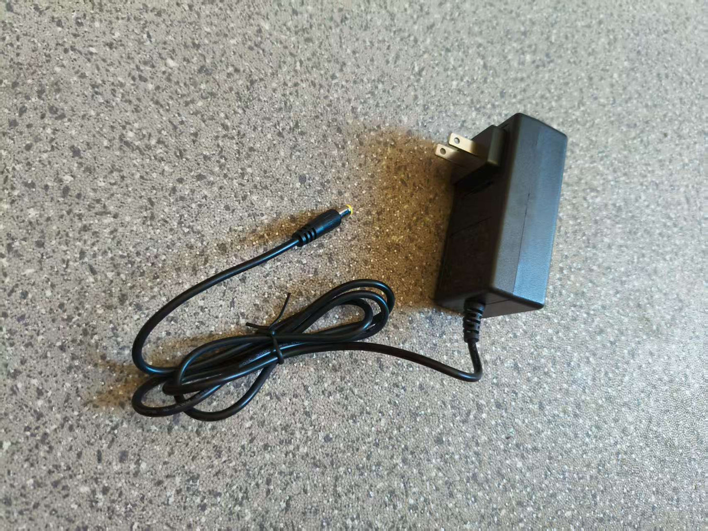 25.2V 1A Charger-DC head 5.5*2.5, for C6 Children's Scooter & Kids Motorcycle